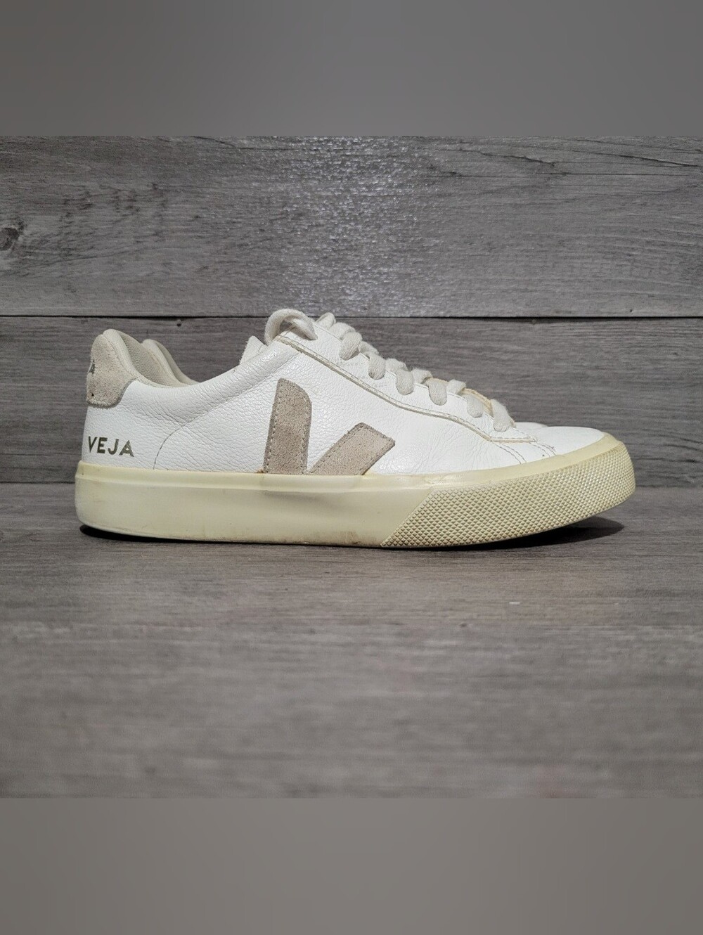 Veja Womens 6 Campo Leather White Low Sneakers